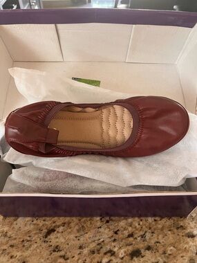 NEW Women's Foldable Ballet Flat - Burgundy